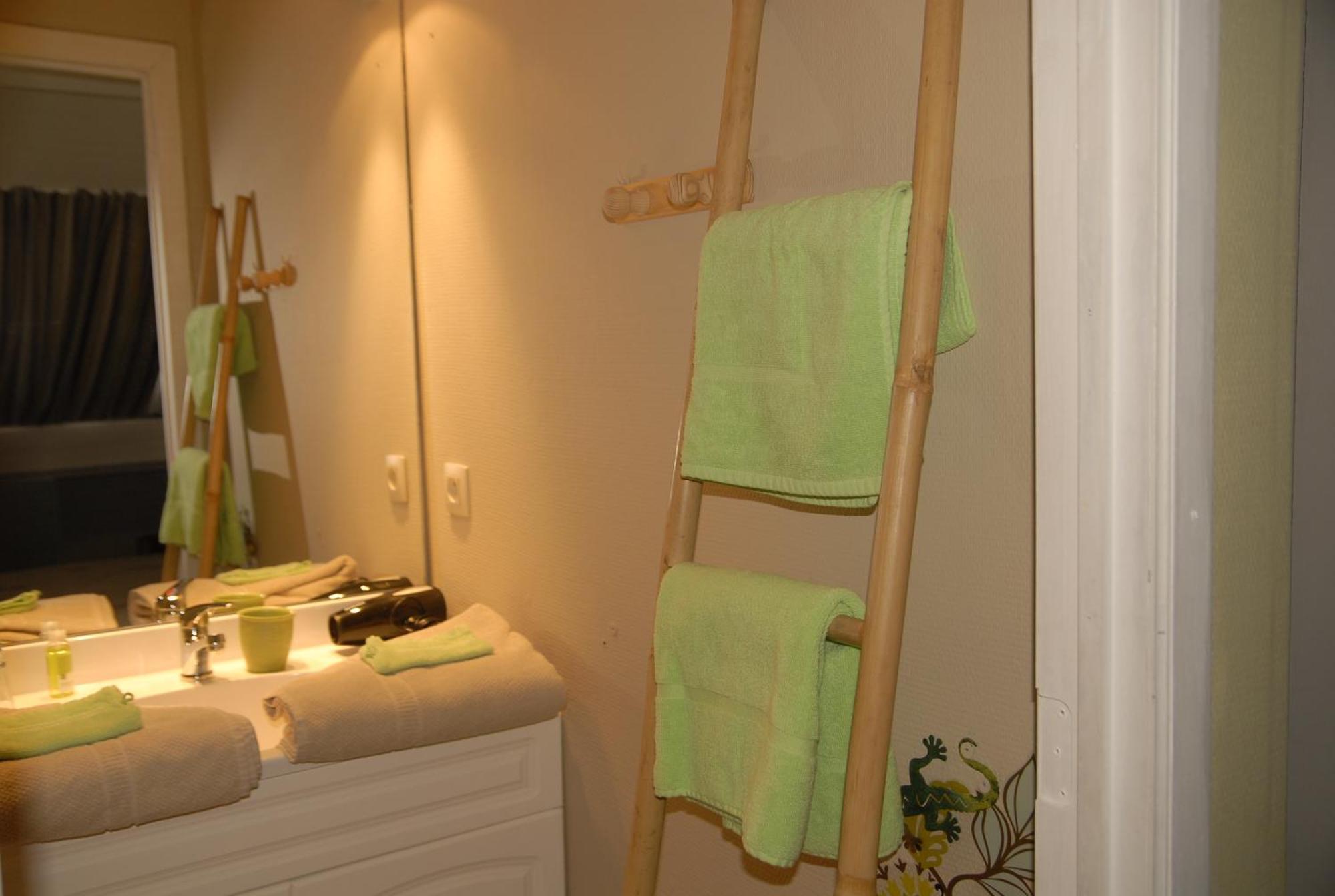 Le Clos Arbore Libramont-Chevigny Ruang foto